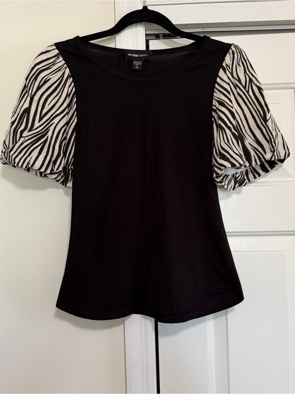 Fifteen Twenty Black Zebra Print Short Sleeve Tee Puff Sleeve Size XS